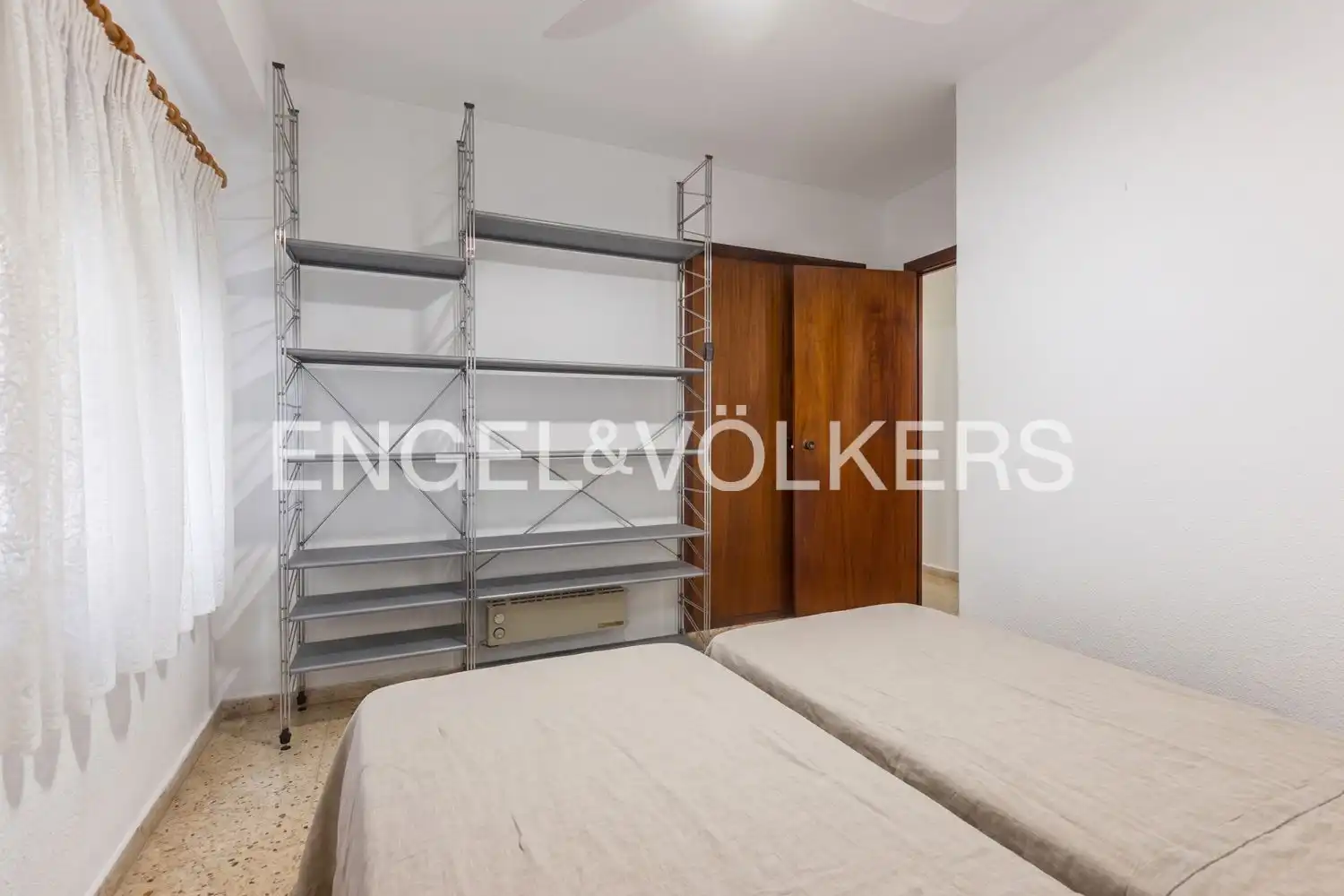 Bedroom of Flat for rent in Valencia  with Air Conditioner, Heating and Terrace
