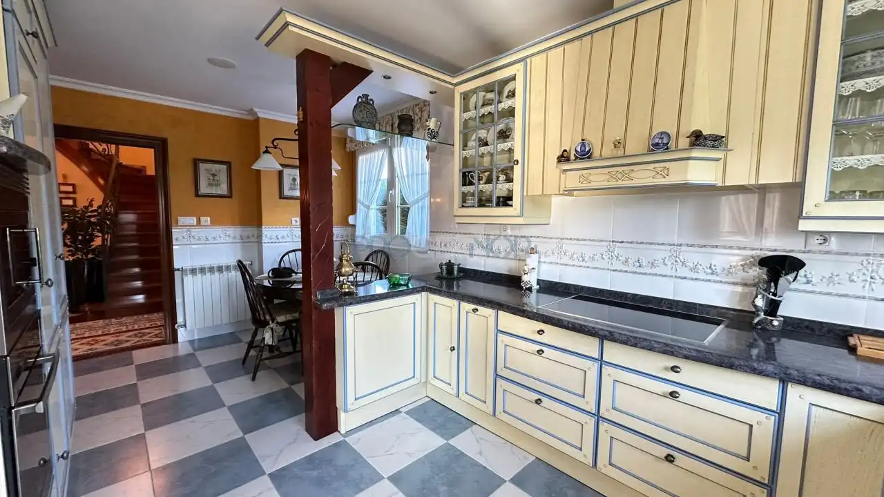 Cocina de Casa o chalet en venta en Sariegos con Calefacción, Jardín privado y Terraza