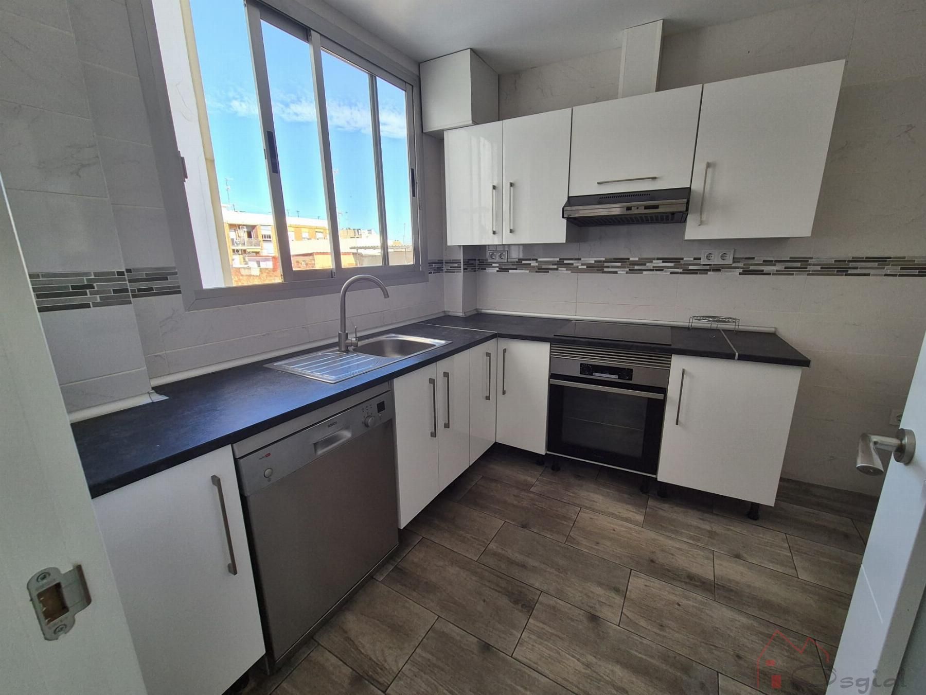 Cuina de Pis en venda en Alzira amb Aire condicionat, Calefacció i Balcó