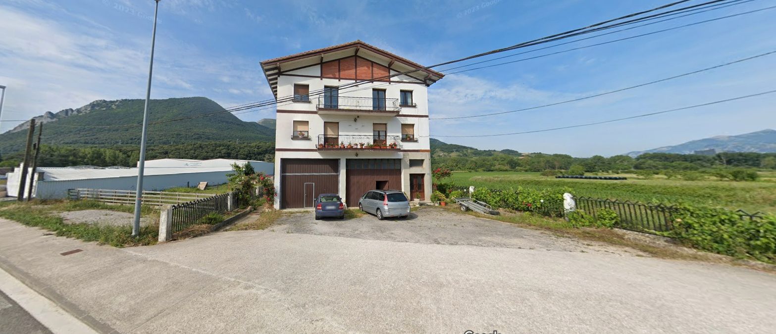 Vista exterior de Pis en venda en Arakil amb Calefacció, Jardí privat i Terrassa