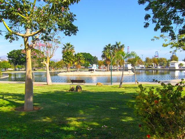 Piso en Venta en Parque Ayala - Jardín de la Abadía - Huelín