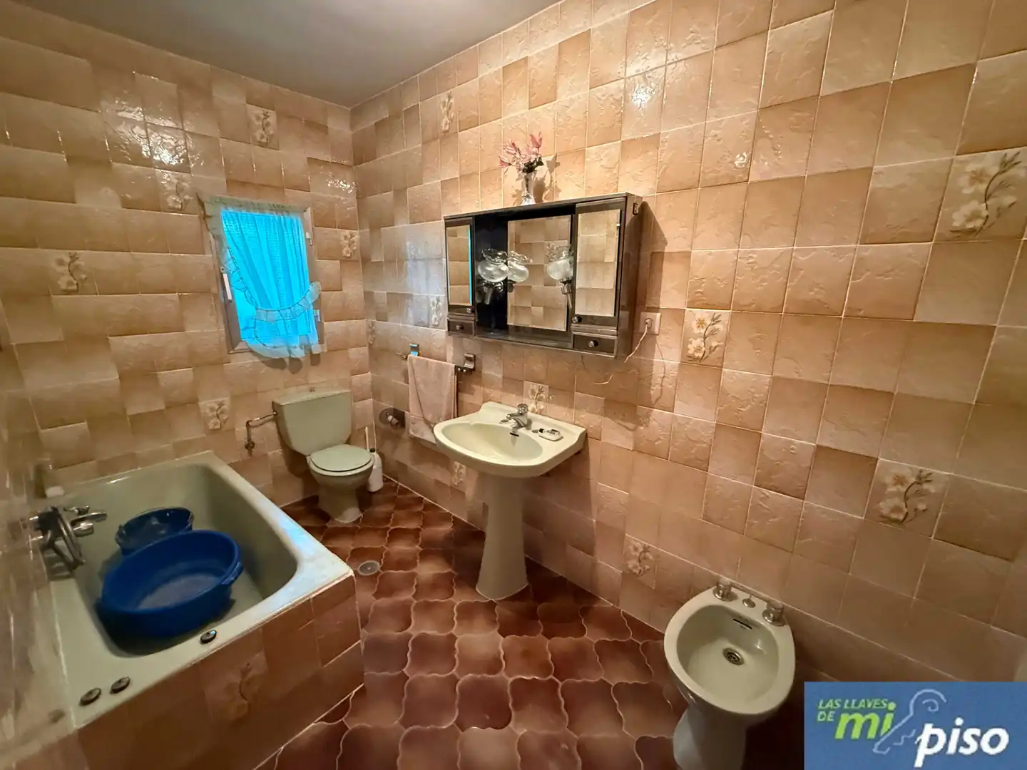 Bany de Casa o xalet en venda en Camporredondo amb Jardí privat, Parquet i Terrassa