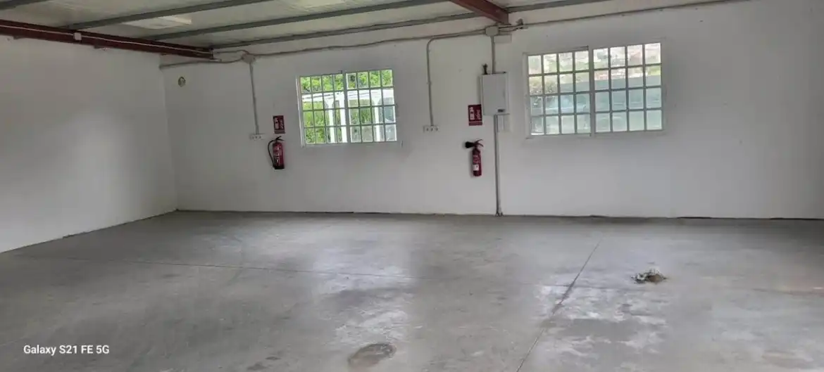 Nau industrial de lloguer a Avenida Montecelo, La Seca - Los Salgueriños