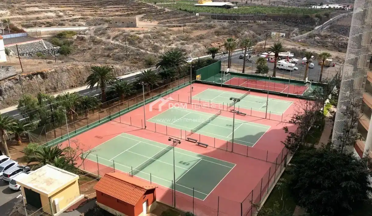 Piso en venta en Adeje con Terraza, Piscina y Amueblado