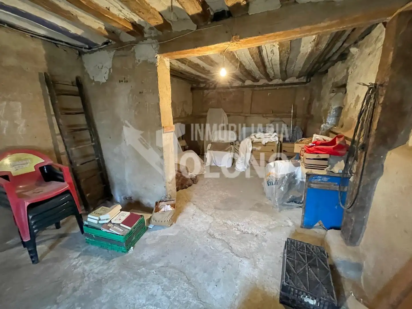 Houses for sale in Cihuri  with Heating, Private garden and Storage room