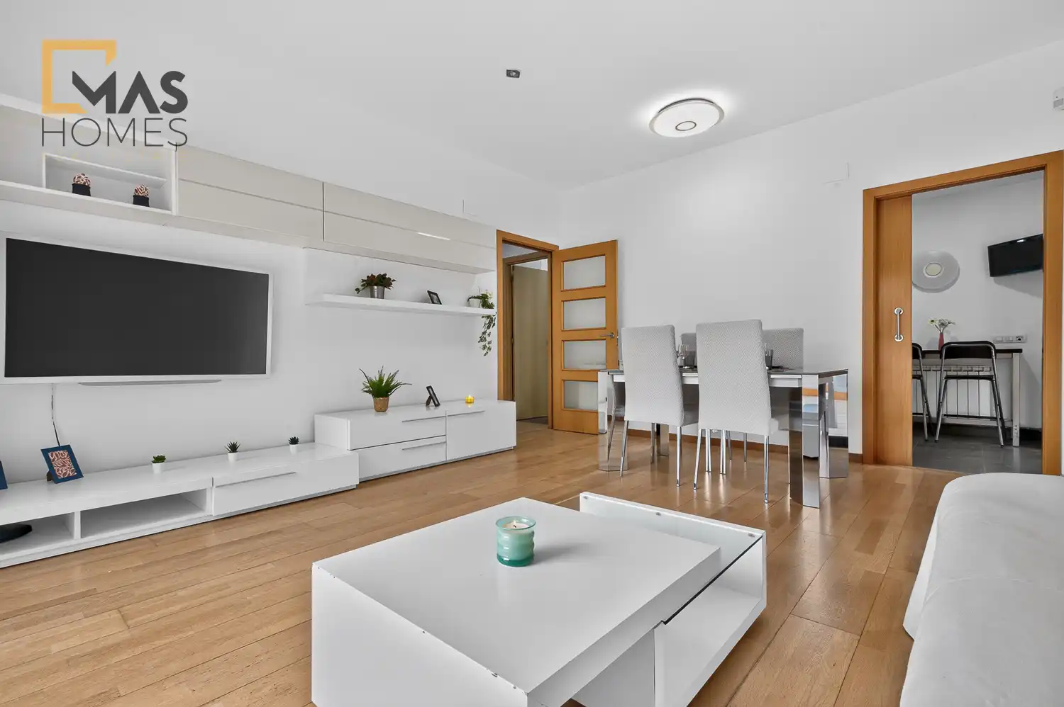 Sala d'estar de Pis en venda en Sant Cugat del Vallès amb Calefacció, Jardí privat i Parquet