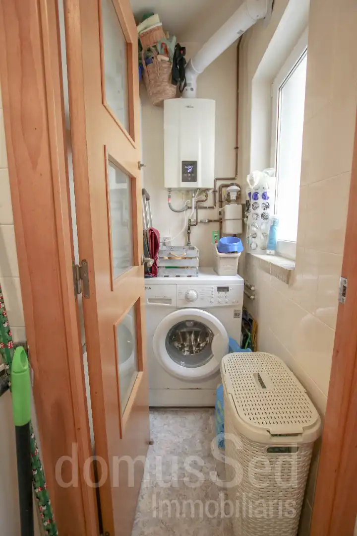 Bathroom of Flat for rent in El Masnou  with Air Conditioner, Heating and Terrace