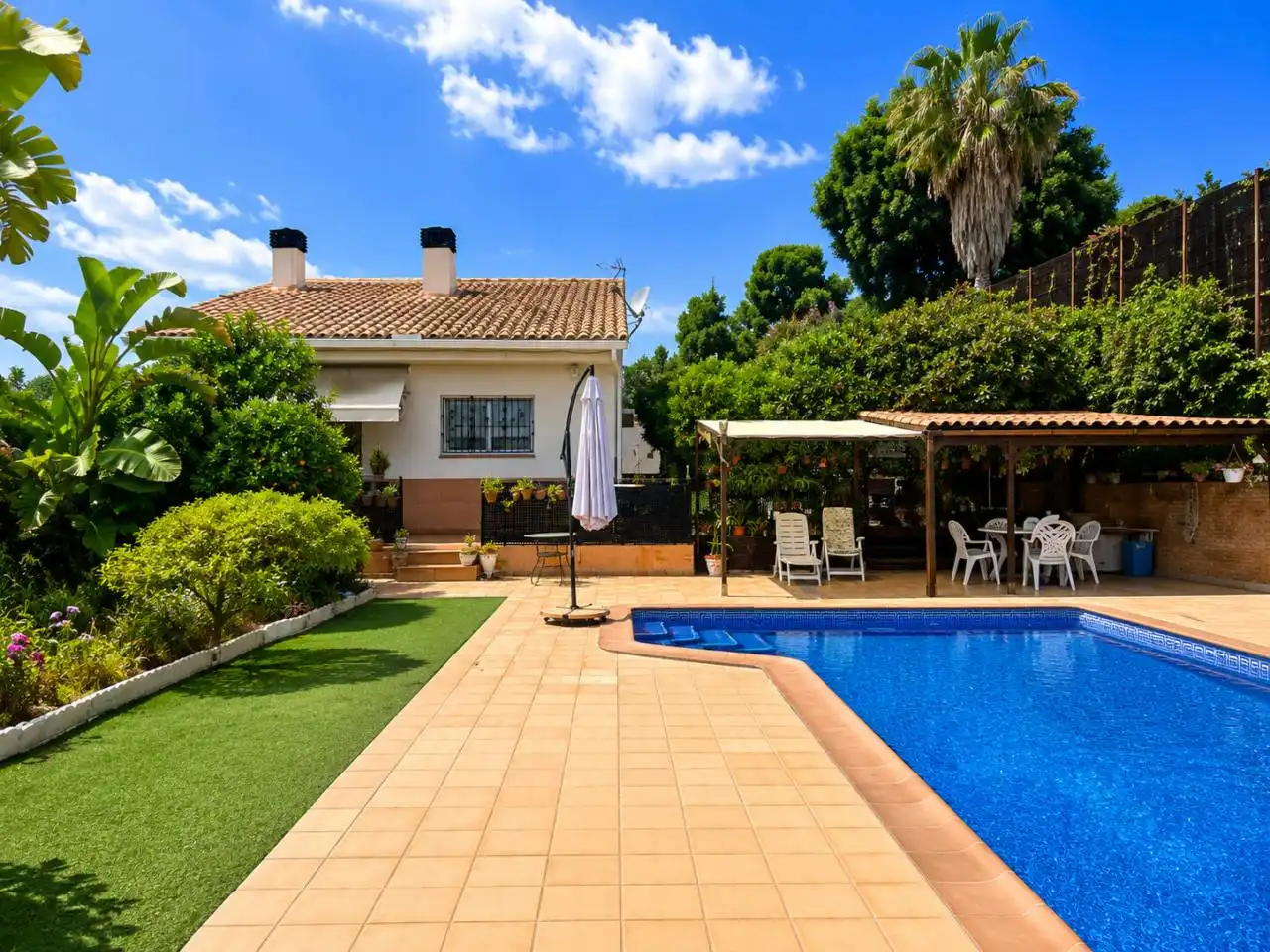 Piscina de Casa o chalet en venta en Caldes de Montbui con Aire acondicionado, Calefacción y Jardín privado