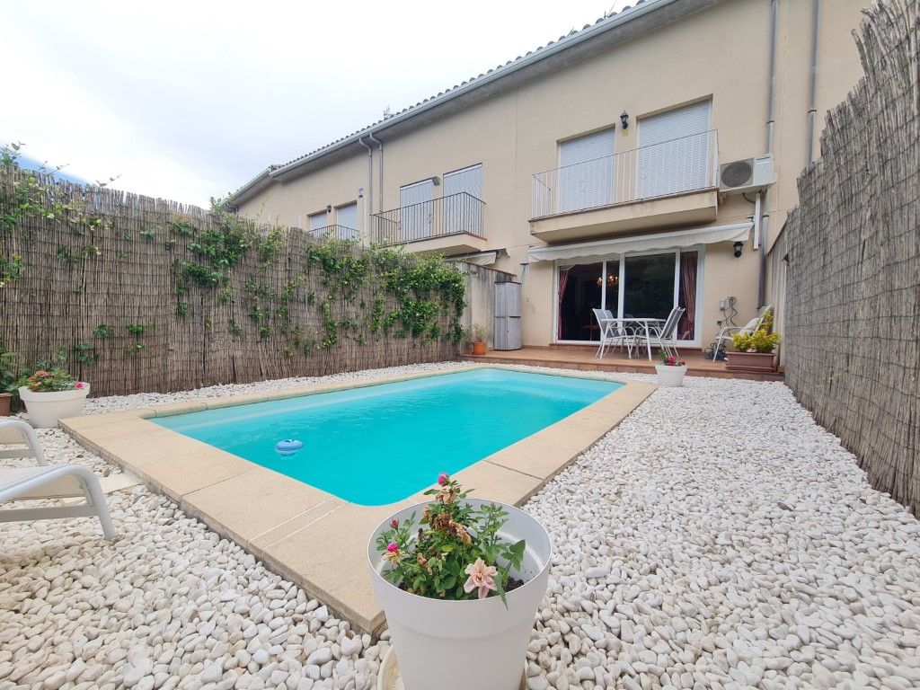 Swimming pool of House or chalet for sale in Girona Capital  with Air Conditioner and Terrace