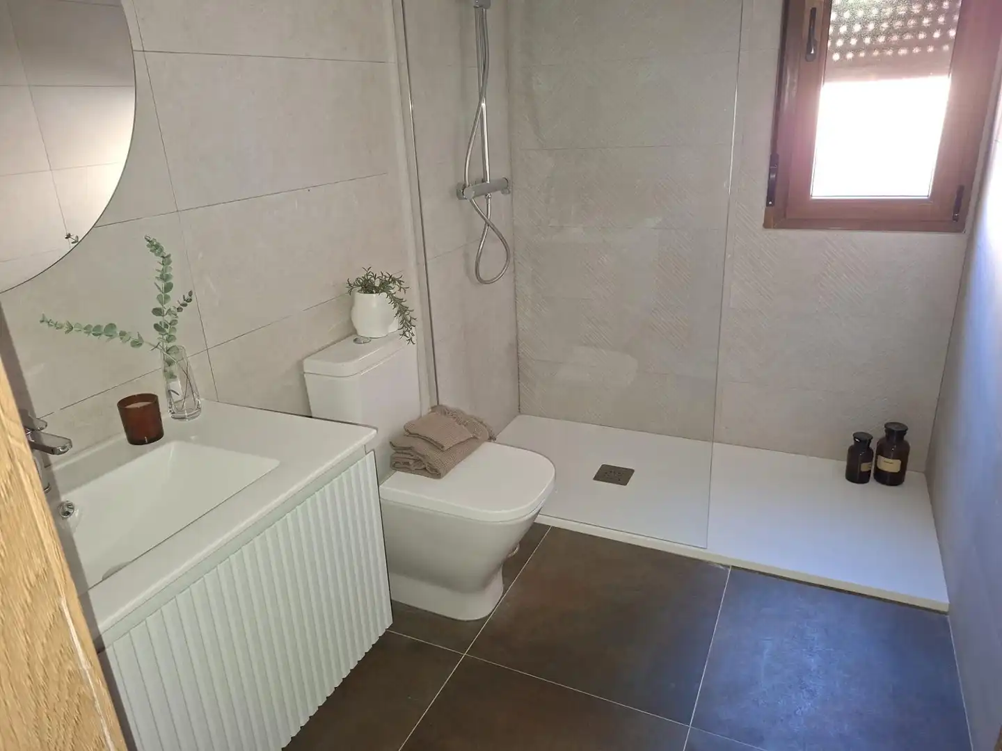 Bathroom of Houses for sale in Lozoyuela-Navas-Sieteiglesias