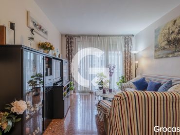 Piso con balcón en venta en Horta - Guinardó