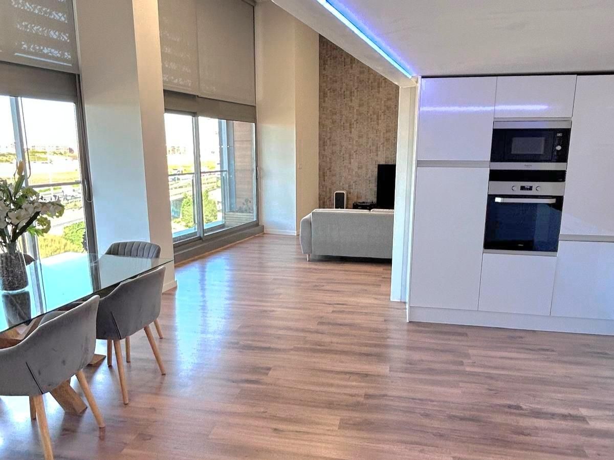 Duplex for rent in Calle Calle Andarella, Barrio de la Luz