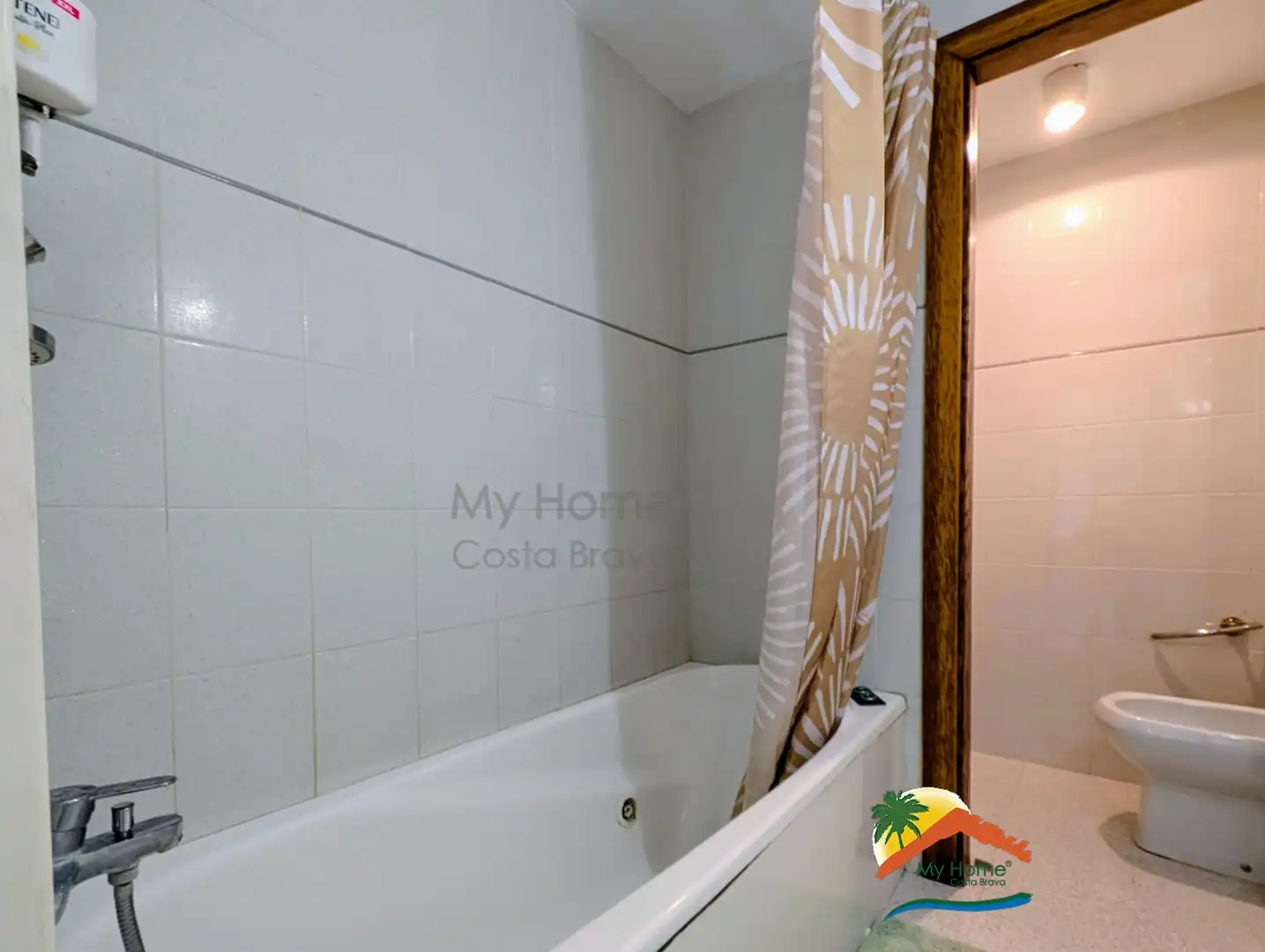 Bathroom of Apartments for sale in Lloret de Mar  with Air Conditioner, Heating and Terrace