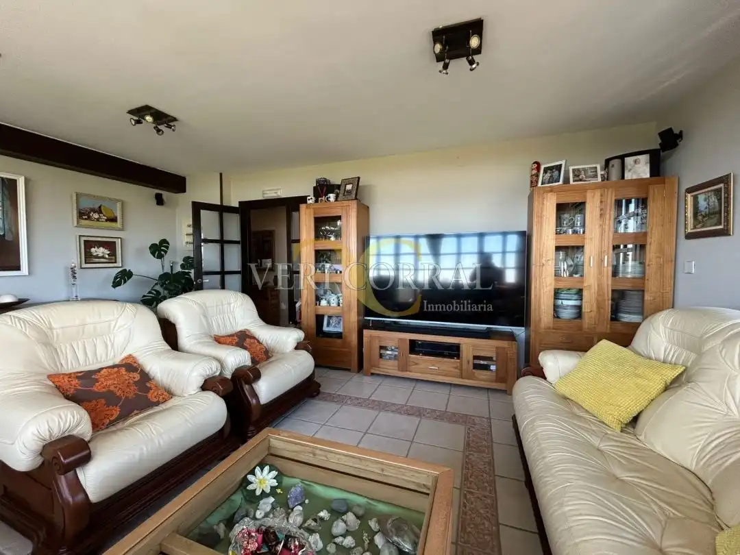 Sala de estar de Casa o chalet en venta en Llanes con Calefacción, Jardín privado y Terraza