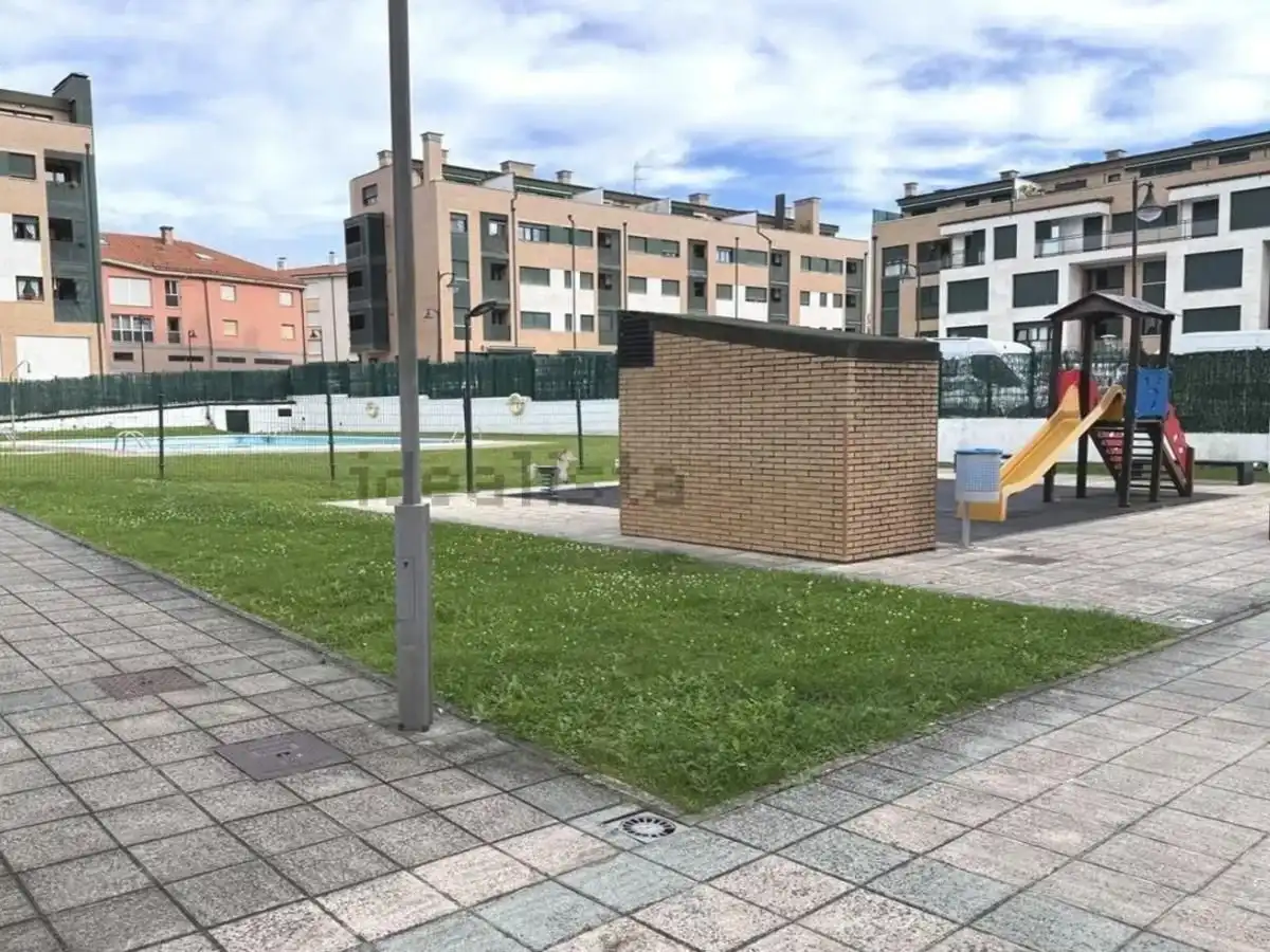 Vista exterior de Apartamento en venta en Llanes con Calefacción, Terraza y Trastero