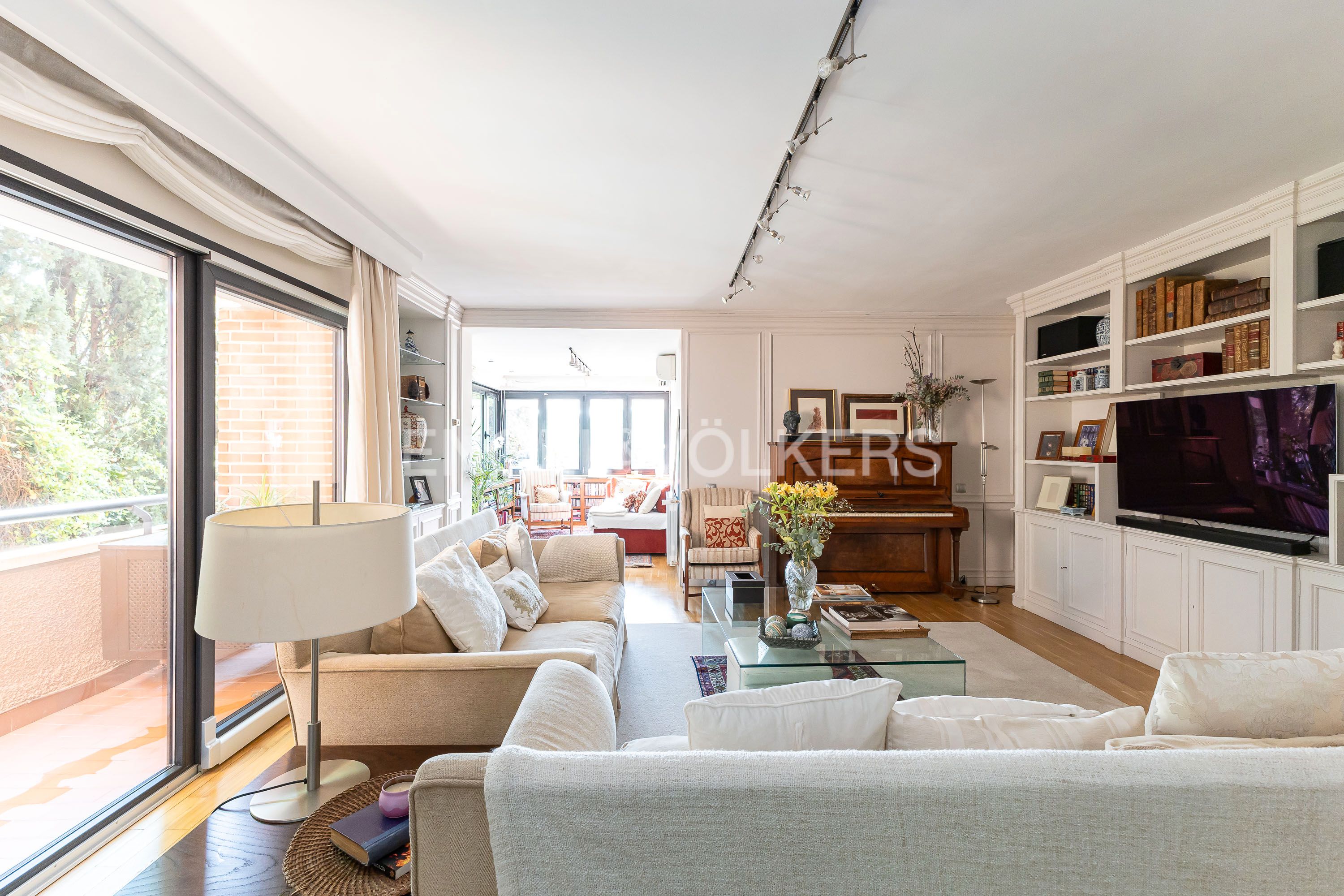 Living room of Apartment for sale in  Madrid Capital  with Air Conditioner, Heating and Terrace