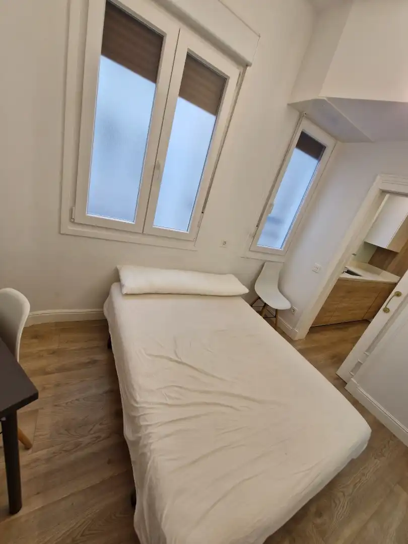 Bedroom of Flat for rent in Bilbao   with Heating, Parquet flooring and Furnished