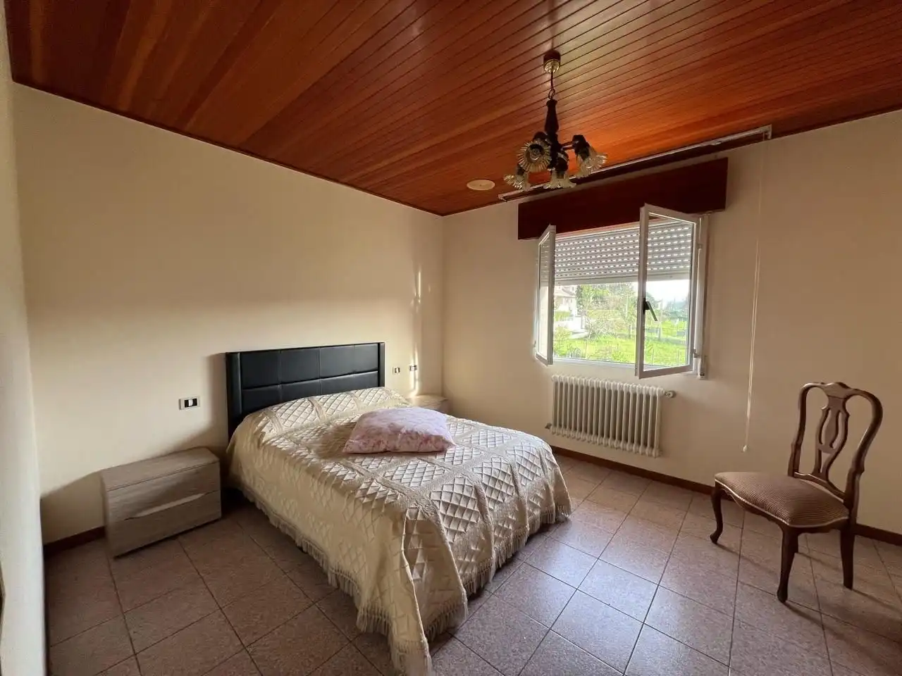 Bedroom of Houses for sale in Ourense Capital   with Heating, Terrace and Swimming Pool