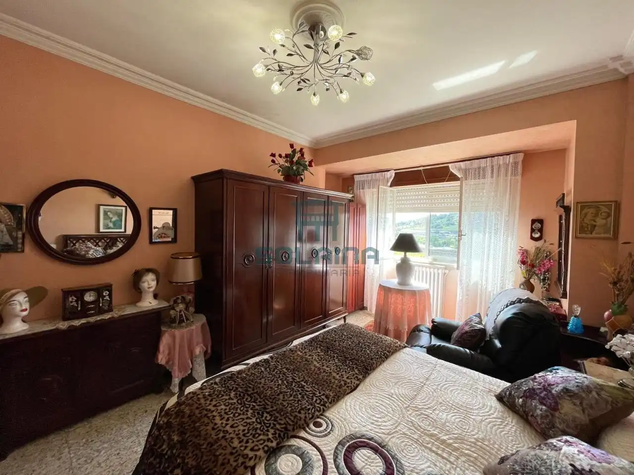 Habitación de Casa o chalet en venta en Ourense Capital  con Calefacción, Jardín privado y Terraza