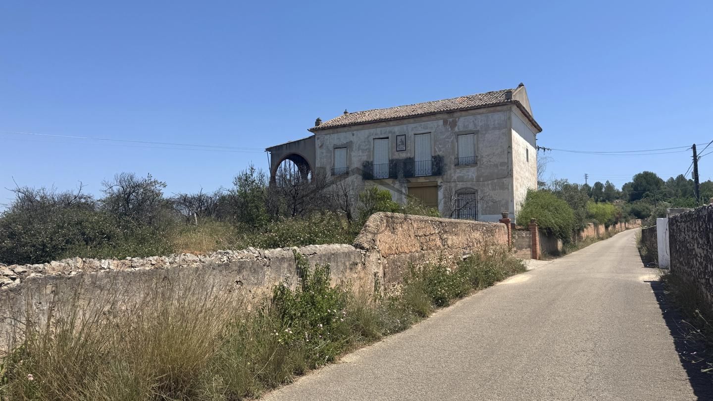 Vista exterior de Finca rústica en venda en La Pobla Llarga amb Jardí privat, Terrassa i Piscina