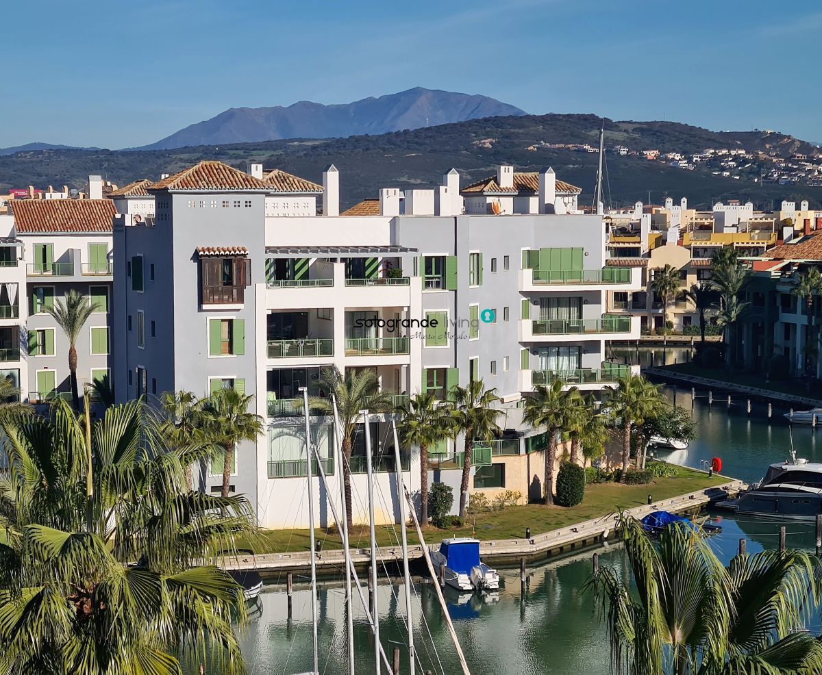 Vista exterior de Apartament de lloguer en Sotogrande amb Aire condicionat, Calefacció i Terrassa
