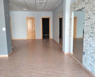 Premises to rent in Peligros