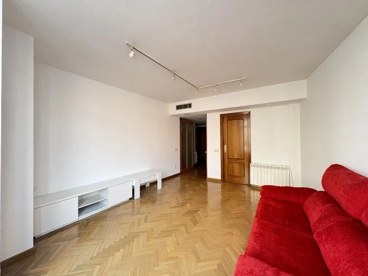 Wohnzimmer von Wohnung zur Miete in Madrid mit Klimaanlage, Heizung und Parkett