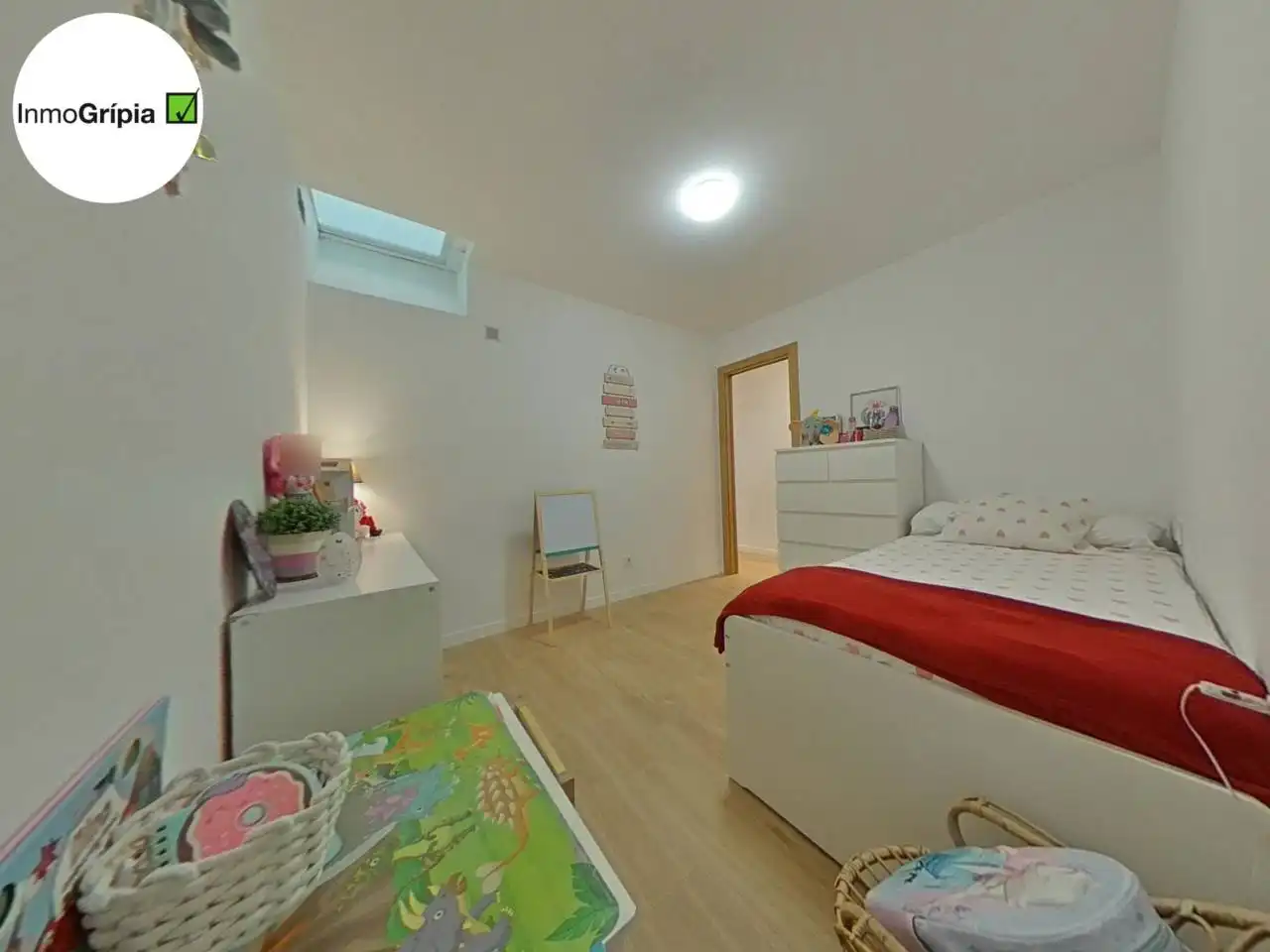 Dormitori de Pis en venda en Terrassa amb Aire condicionat i Terrassa