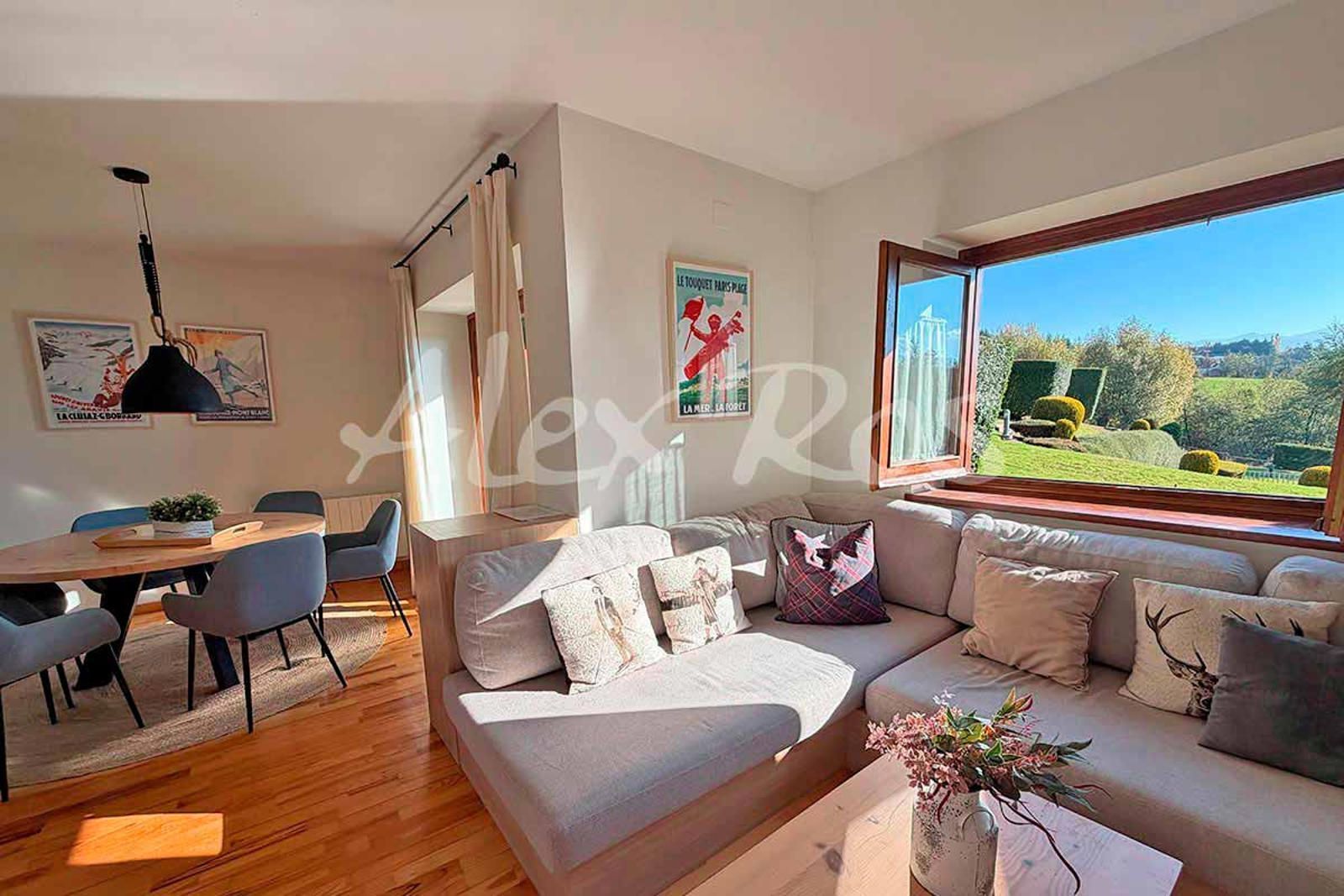 Sala d'estar de Casa o xalet en venda en Ger amb Calefacció, Jardí privat i Traster