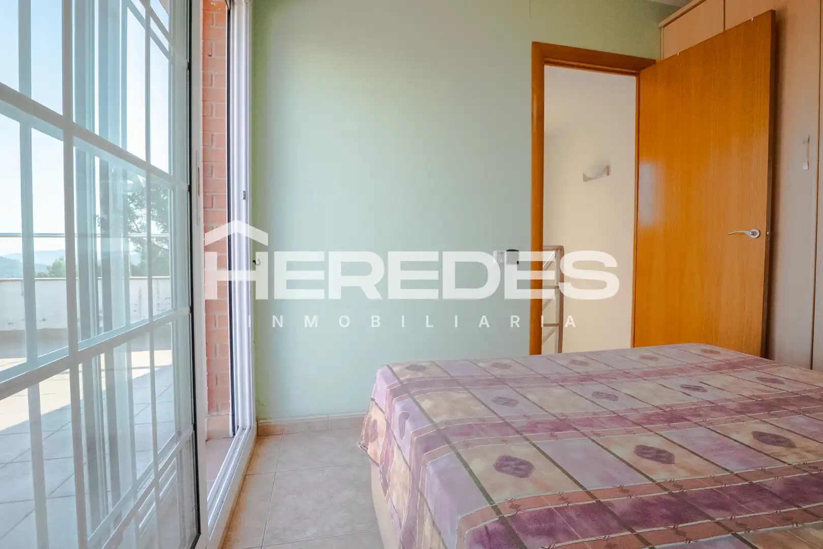 Habitación de Casa o chalet en venta en Torrelles de Llobregat con Calefacción, Jardín privado y Terraza
