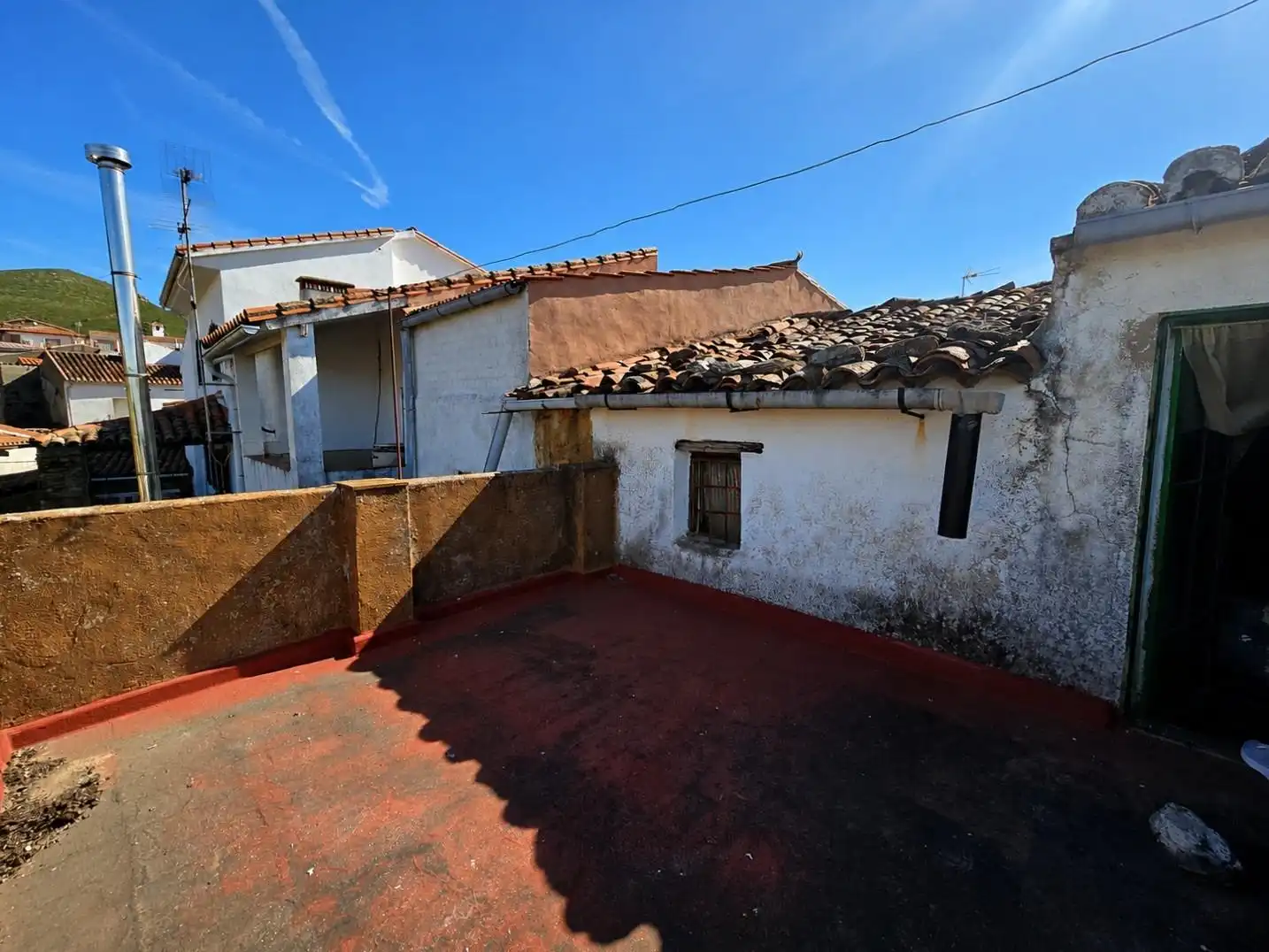 Vista exterior de Casa o chalet en venta en Casas de Millán con Calefacción, Terraza y Trastero