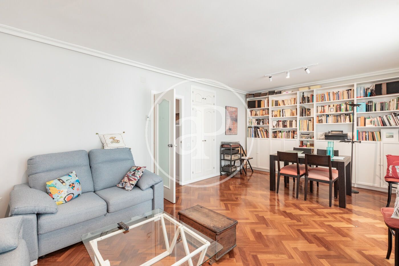 Sala d'estar de Pis en venda en  Madrid Capital amb Aire condicionat i Calefacció