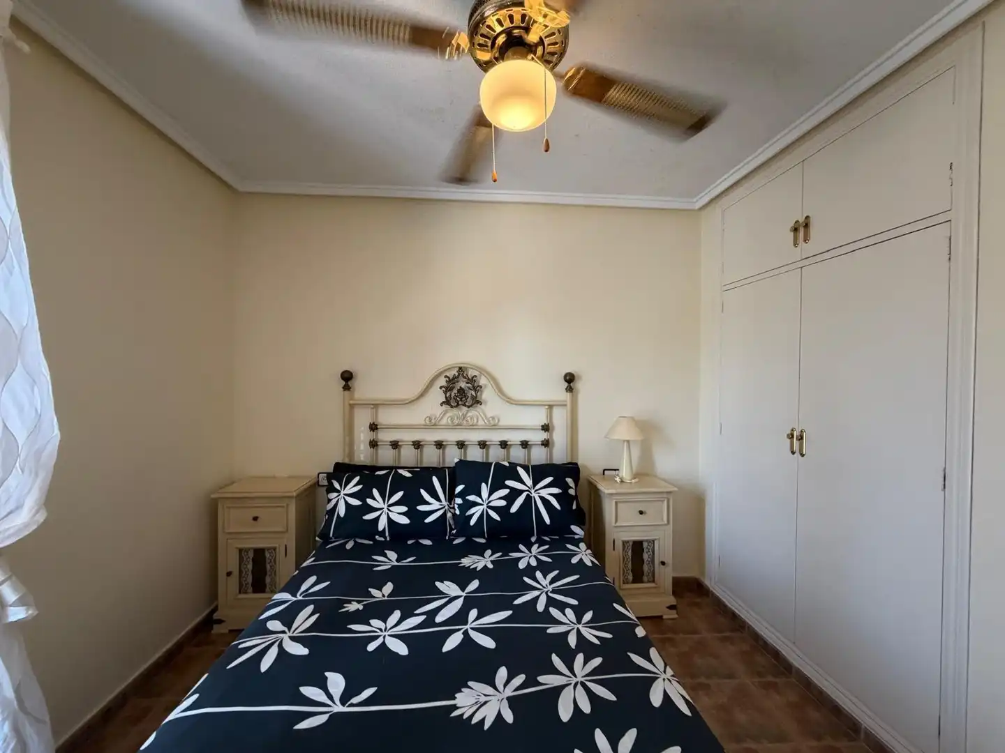 Habitación de Casa adosada en venta en Torrevieja con Jardín privado, Terraza y Trastero