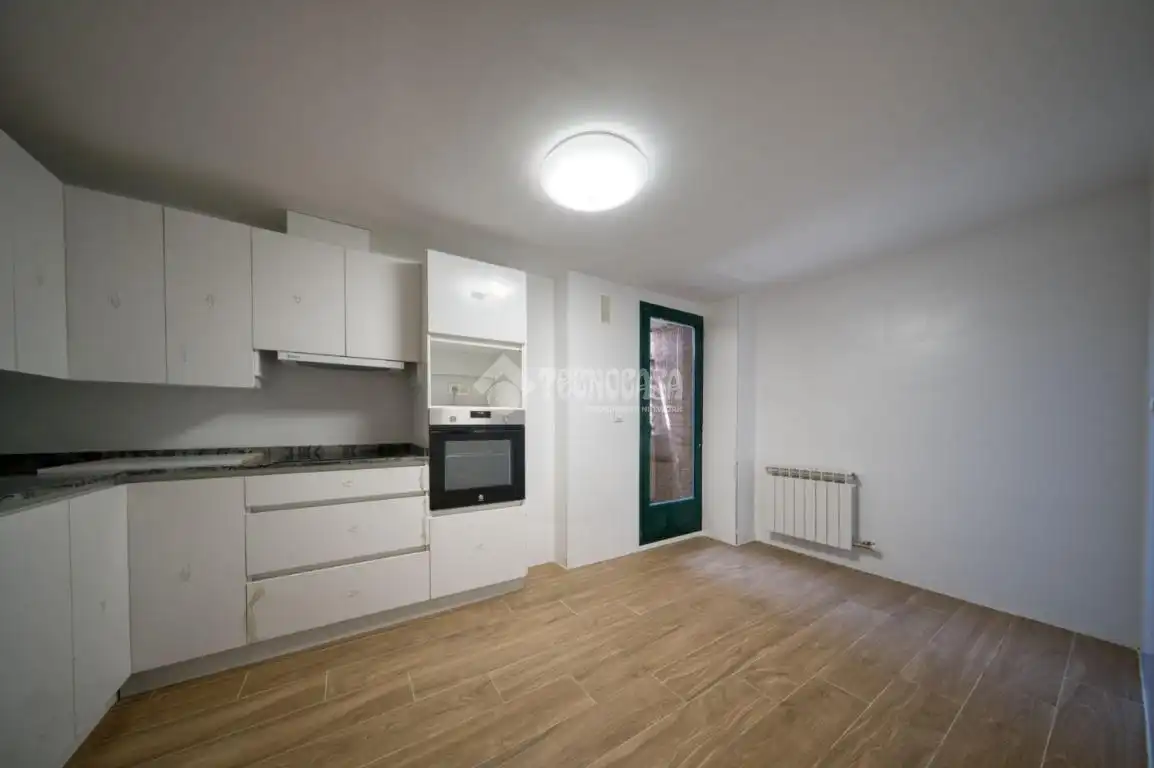 Bedroom of Flat for rent in Valladolid  with Heating and Community pool