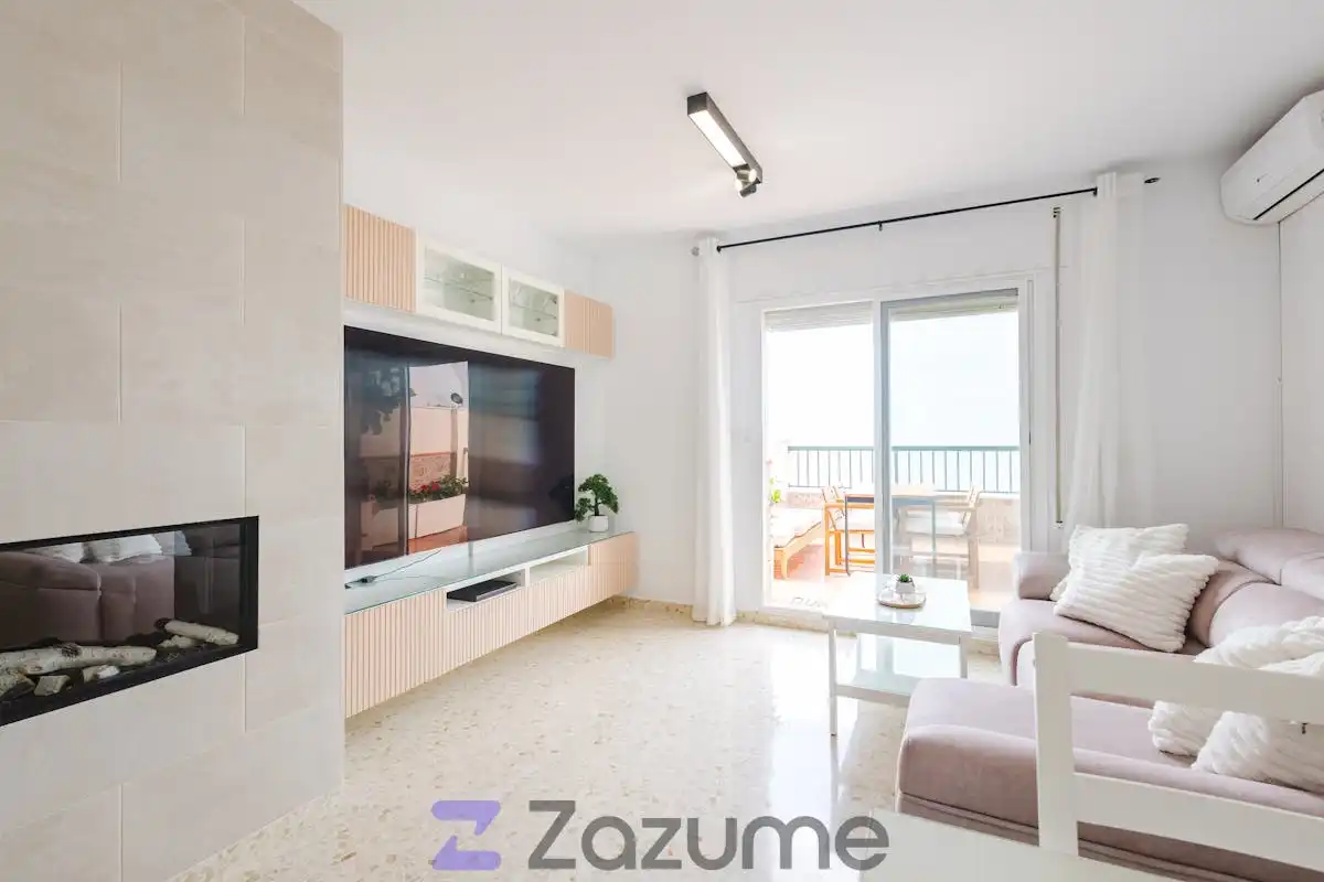 Sala de estar de Ático de alquiler en Vélez-Málaga con Aire acondicionado, Calefacción y Terraza