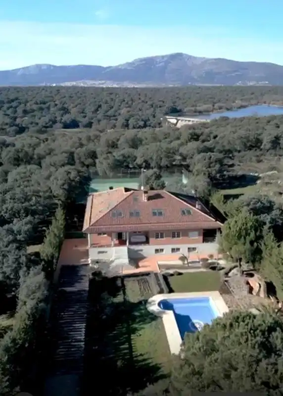 Casa o xalet en venda a Calle Principal, Navalquejigo - Los Arroyos