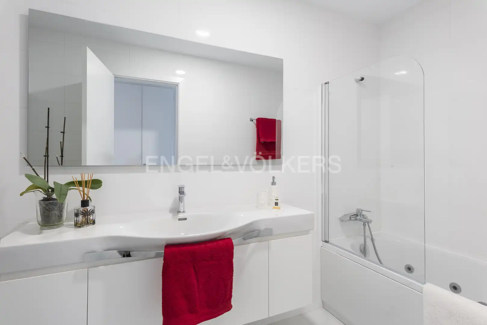 Badezimmer von Wohnung zur Miete in Madrid mit Klimaanlage, Heizung und Möbliert