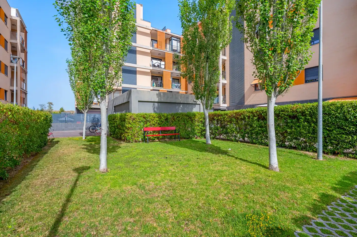 Vista exterior de Planta baixa en venda en El Campello amb Aire condicionat, Calefacció i Jardí privat