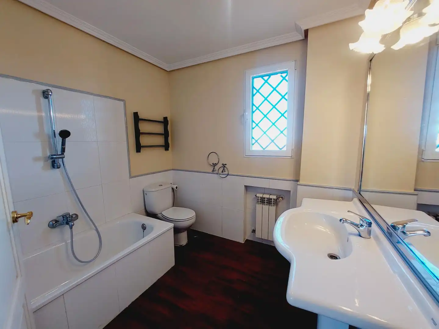 Bathroom of Houses for rent in Ciudalcampo  with Heating, Private garden and Terrace