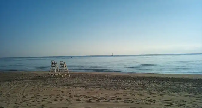 Apartamento de alquiler en Carrer de l'Almirall Roger de Llúria, Oliva Playa