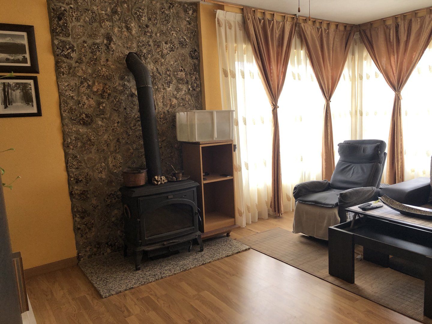 Living room of Flat for sale in La Lastrilla   with Heating, Terrace and Furnished