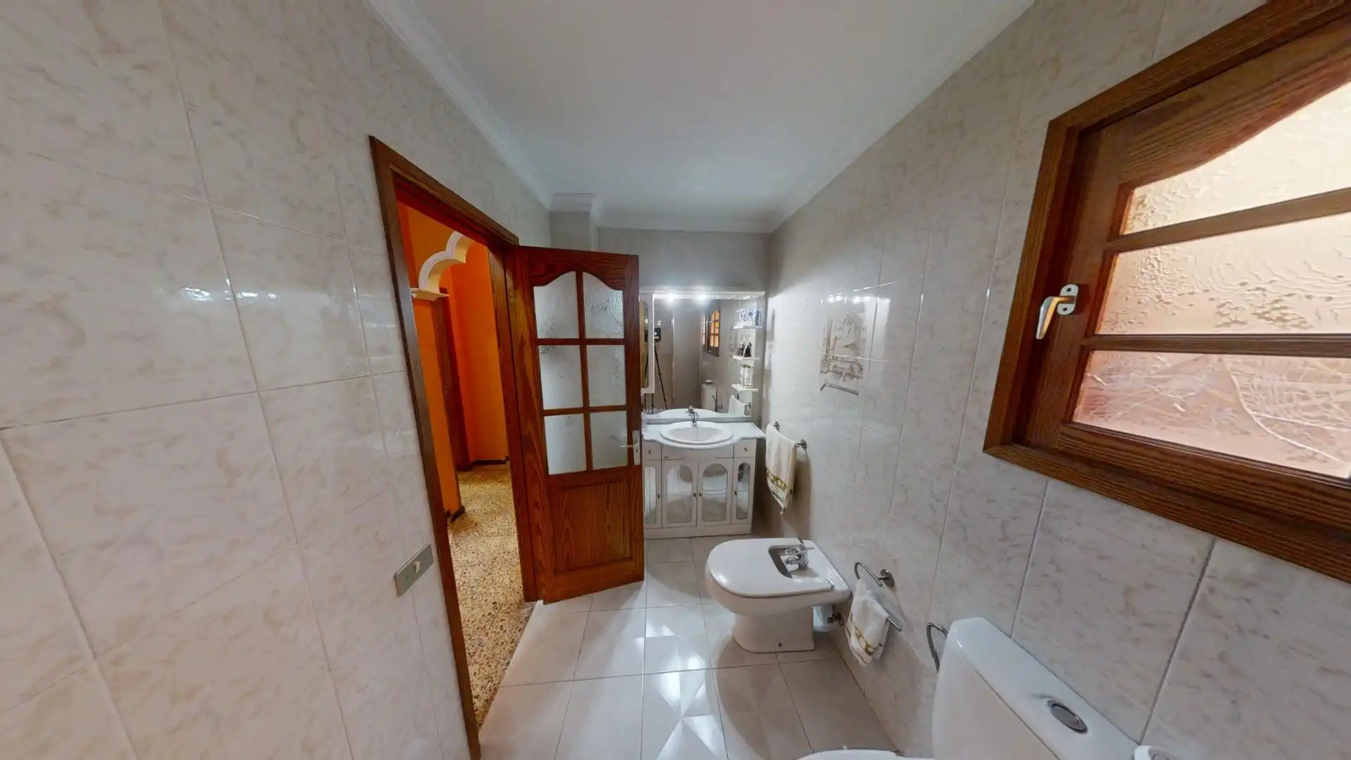 Bathroom of Houses for sale in Telde  with Air Conditioner, Heating and Storage room