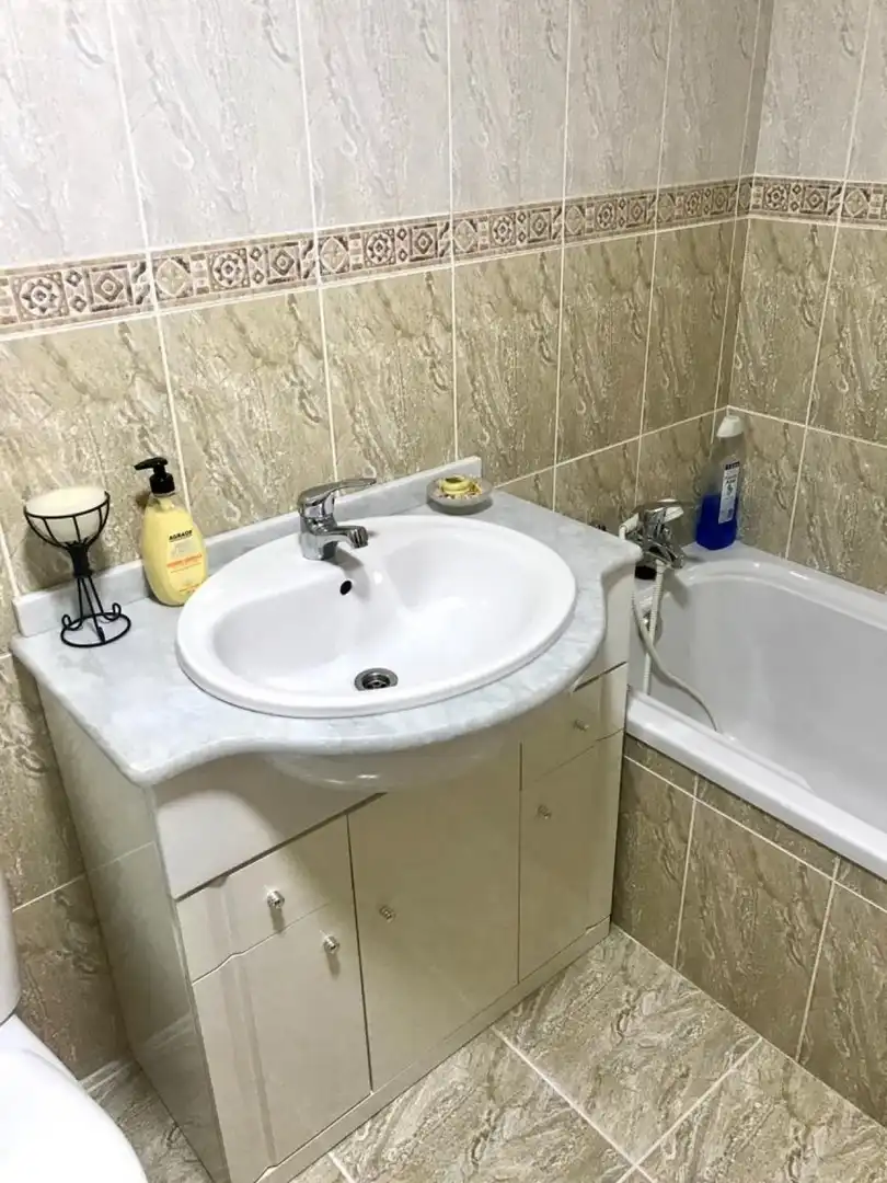 Baño de Piso de alquiler en Manises con Aire acondicionado, Calefacción y Amueblado