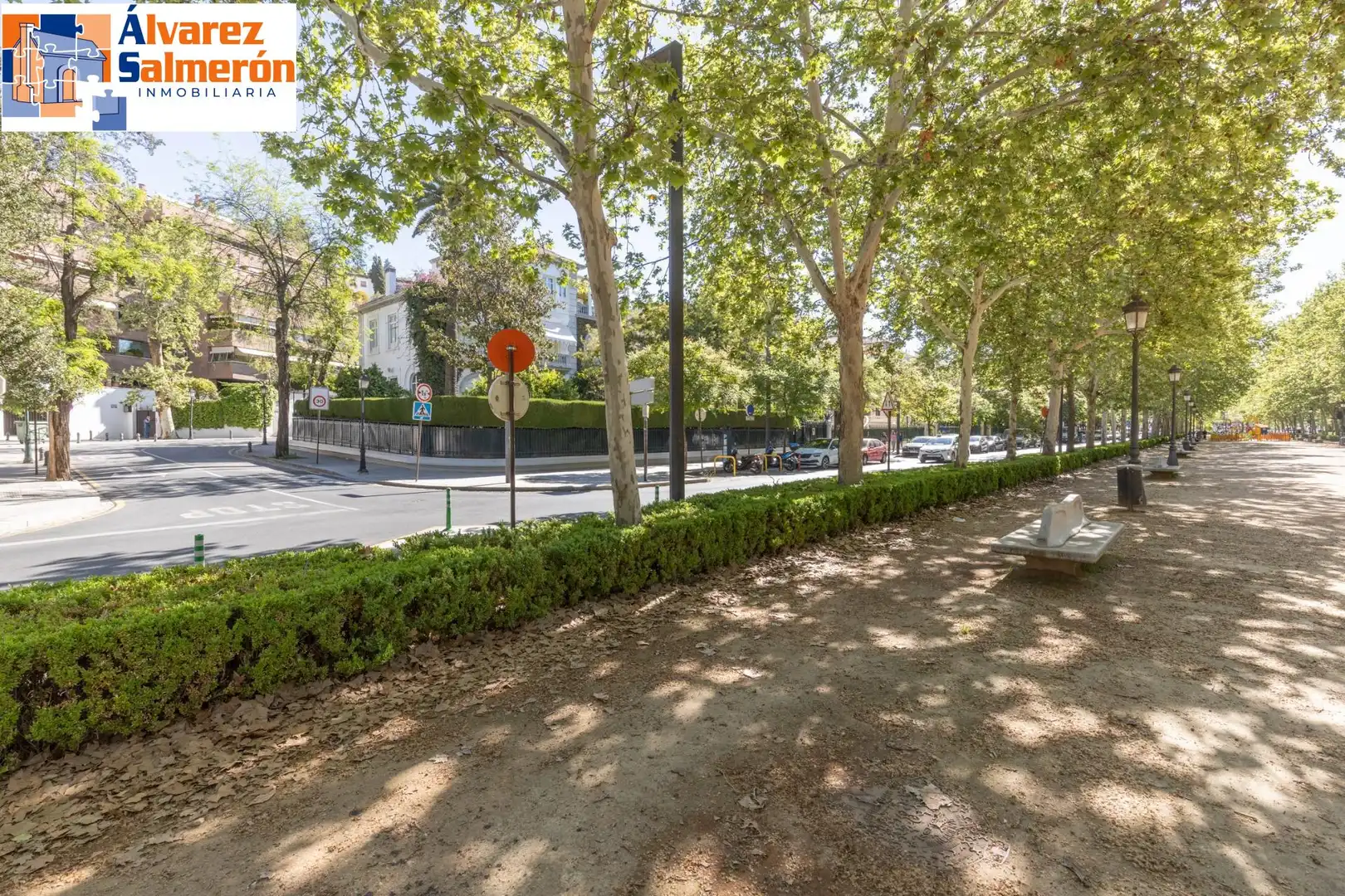 Vista exterior de Pis en venda en Granada amb Terrassa, Traster i Piscina comunitària
