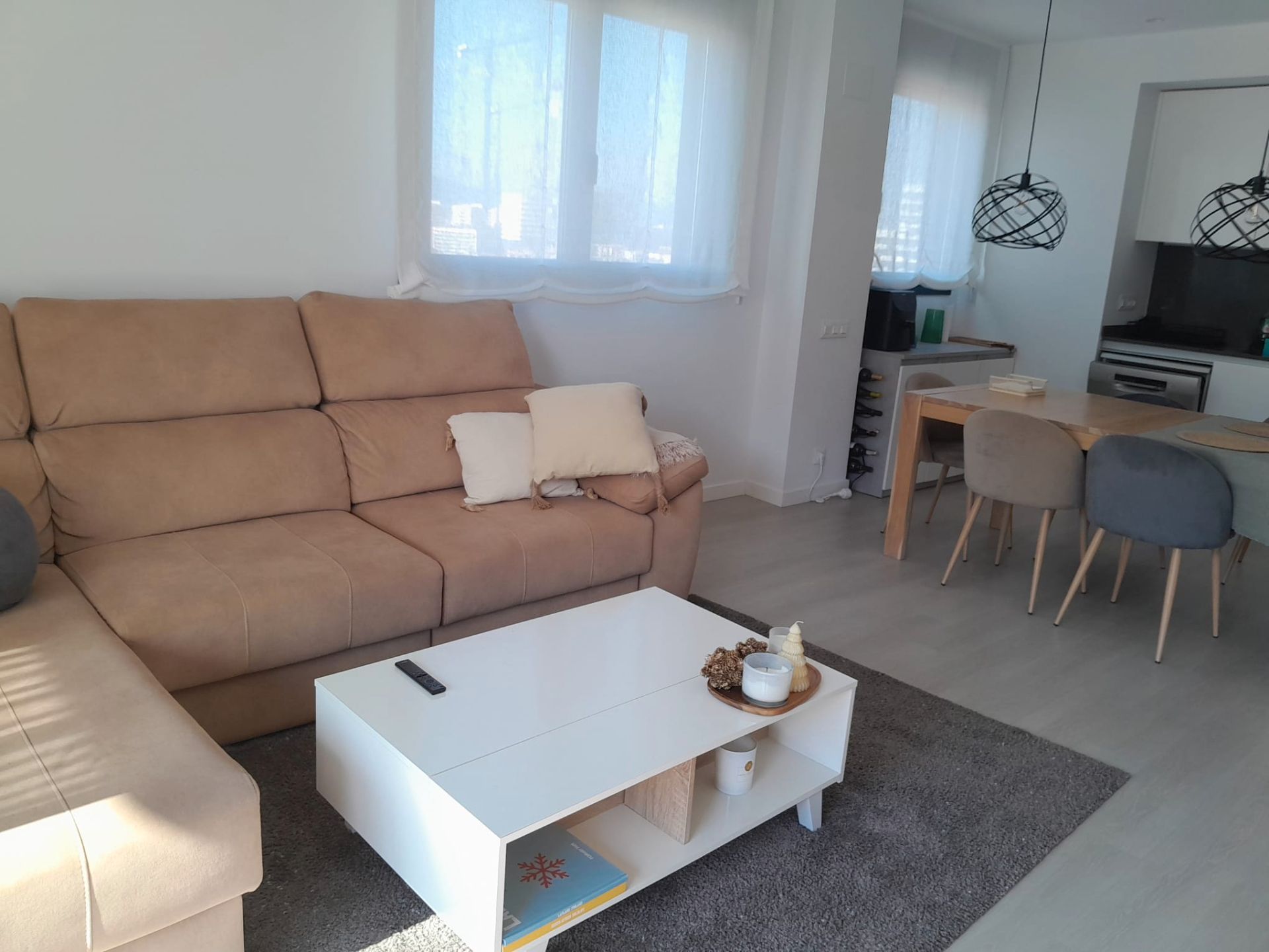 Living room of Flat to rent in L'Hospitalet de Llobregat  with Air Conditioner, Heating and Parquet flooring