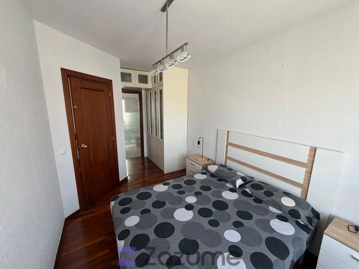 Bedroom of Flat for rent in Santander  with Heating, Parquet flooring and Storage room