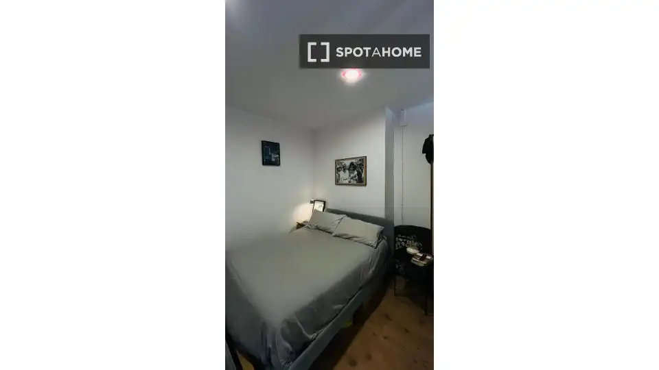 Habitación de Piso de alquiler en Barcelona con Aire acondicionado, Calefacción y Amueblado