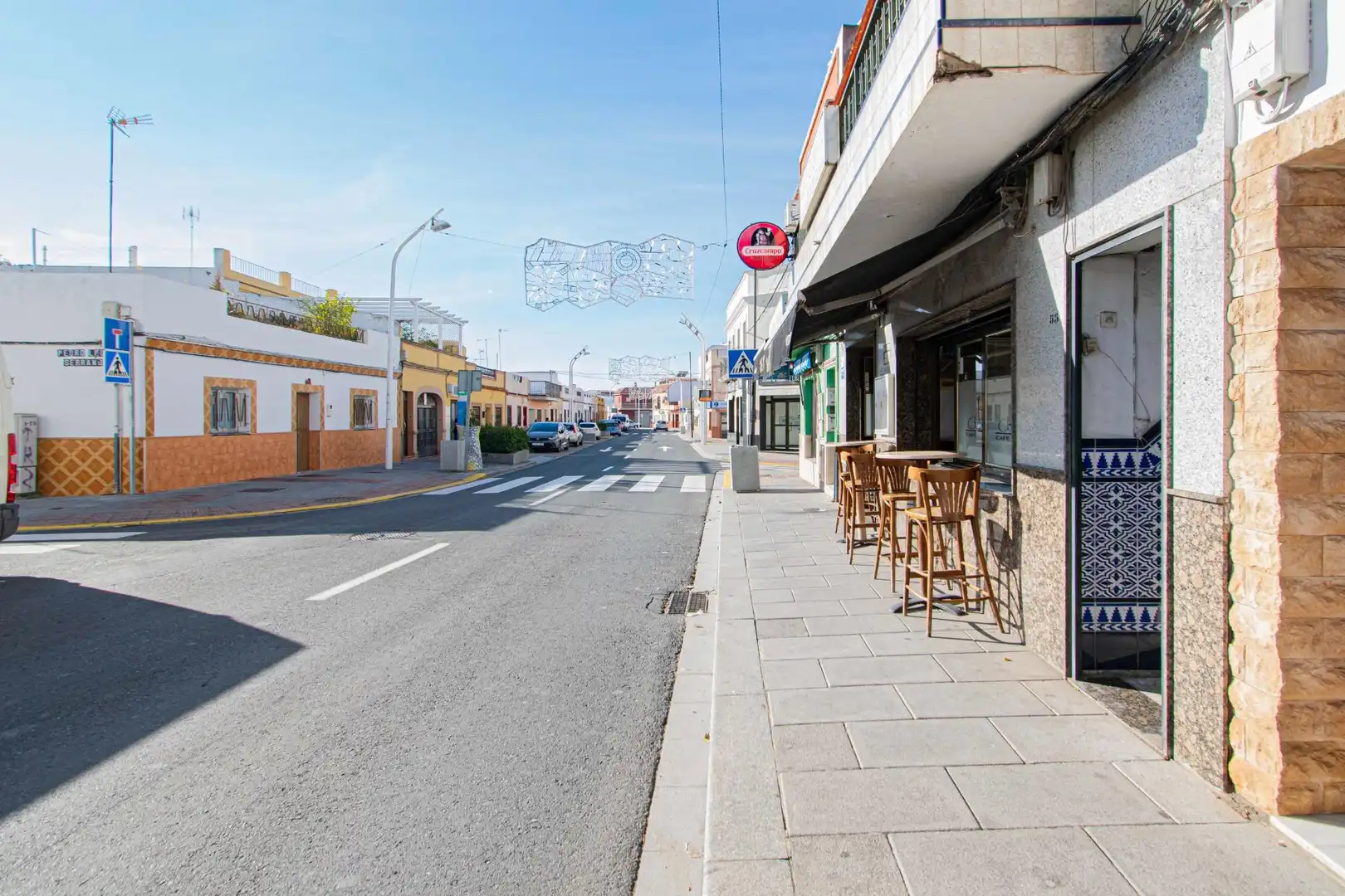 Vista exterior de Casa o xalet en venda en Alcalá de Guadaira amb Aire condicionat, Terrassa i Moblat
