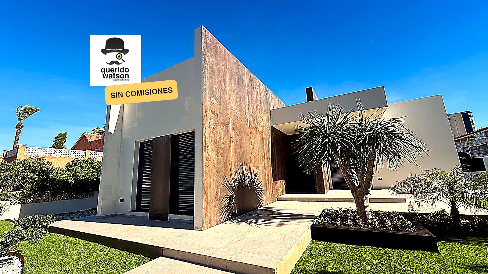 Vista exterior de Casa o xalet en venda en La Manga del Mar Menor amb Aire condicionat, Calefacció i Jardí privat