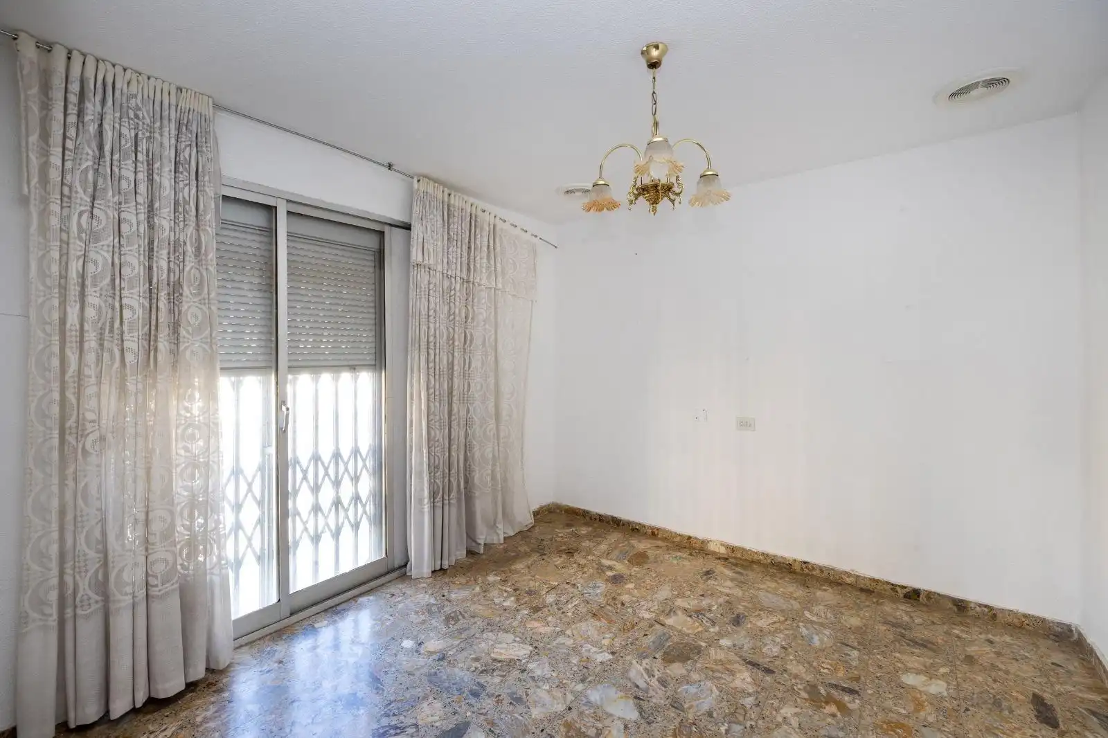 Schlafzimmer von Gebäude zum Verkauf in Zaidín